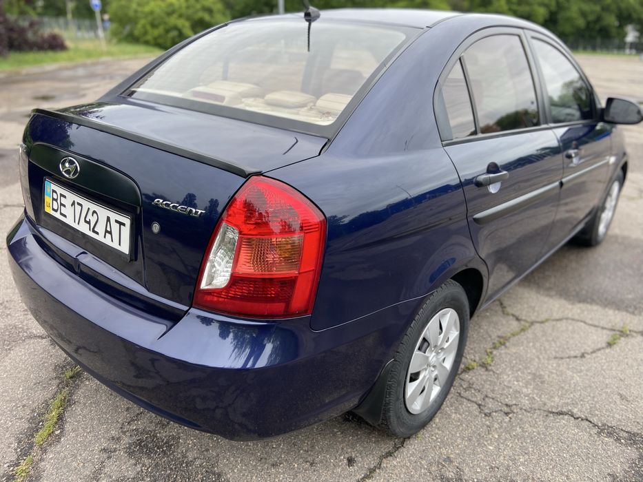 Продам HYUNDAI 97 т ПРОБЕГ состояние идеальное