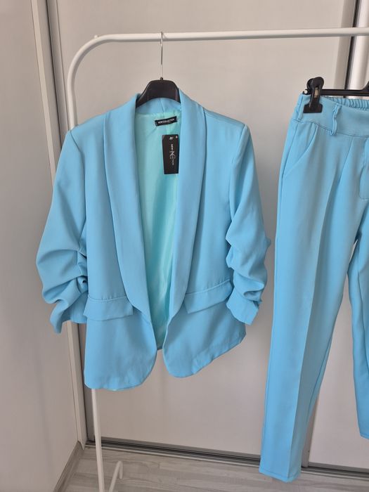 Garnitur damski niebieski elegancki S na komunię