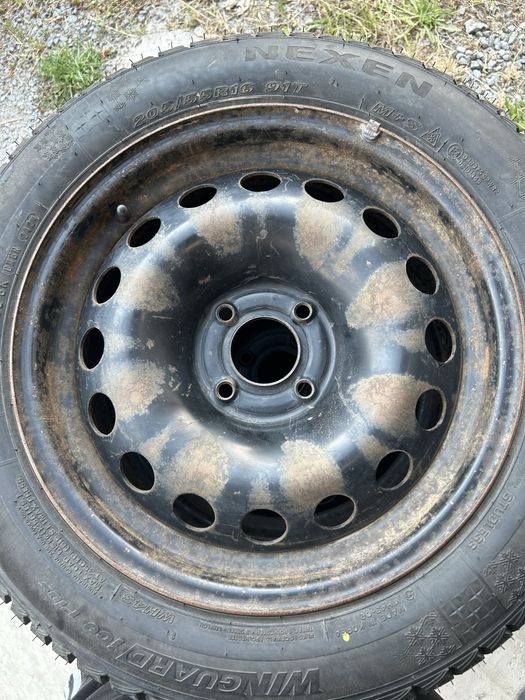 Резина зимова з дисками R16 205/55 Nexen
