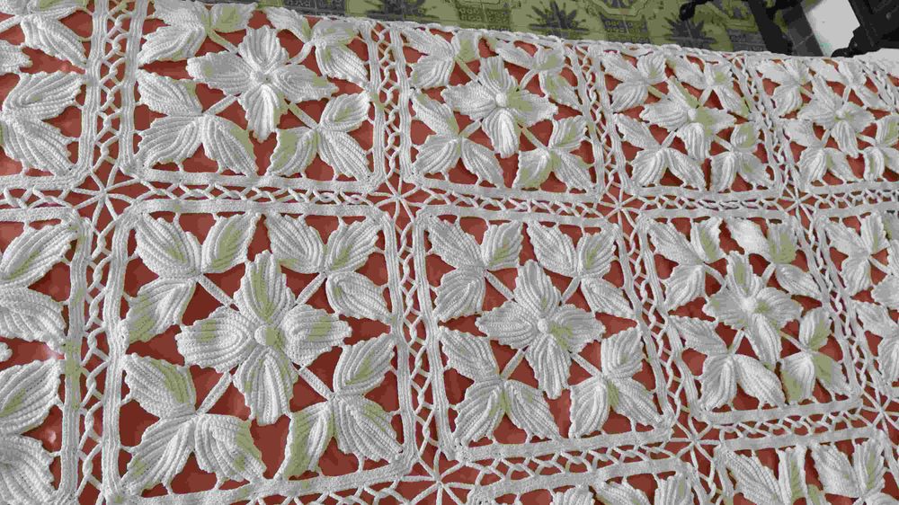 Vintage handmade crochet bedspread (Colcha croché/renda feita à mão)