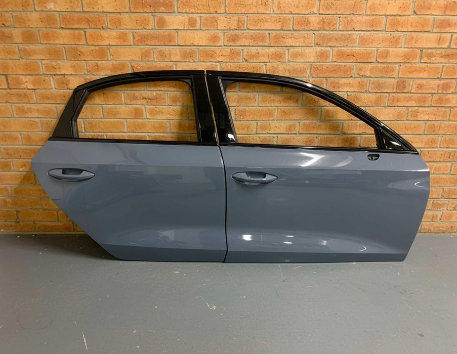 Двері Audi A3 8Y передні або задні праві ліві разборка