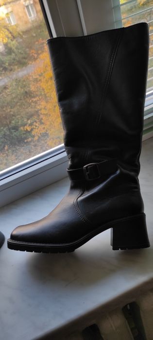 Кожані чоботи нові, жіночі р.39