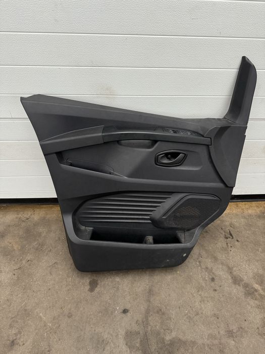Tapicerka boczek lewa prawa Renault Trafic IV Primastar kpl L P 22-
