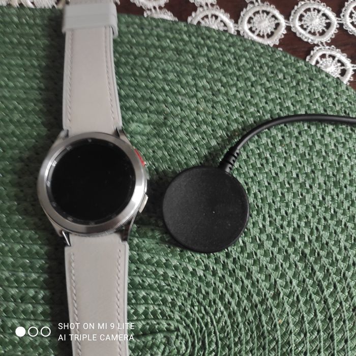 Samsung Galaxy Watch4 sprzedam zamienię.