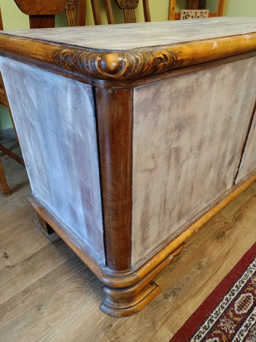 Dół od witryna art deco. Szafa. Antyk.