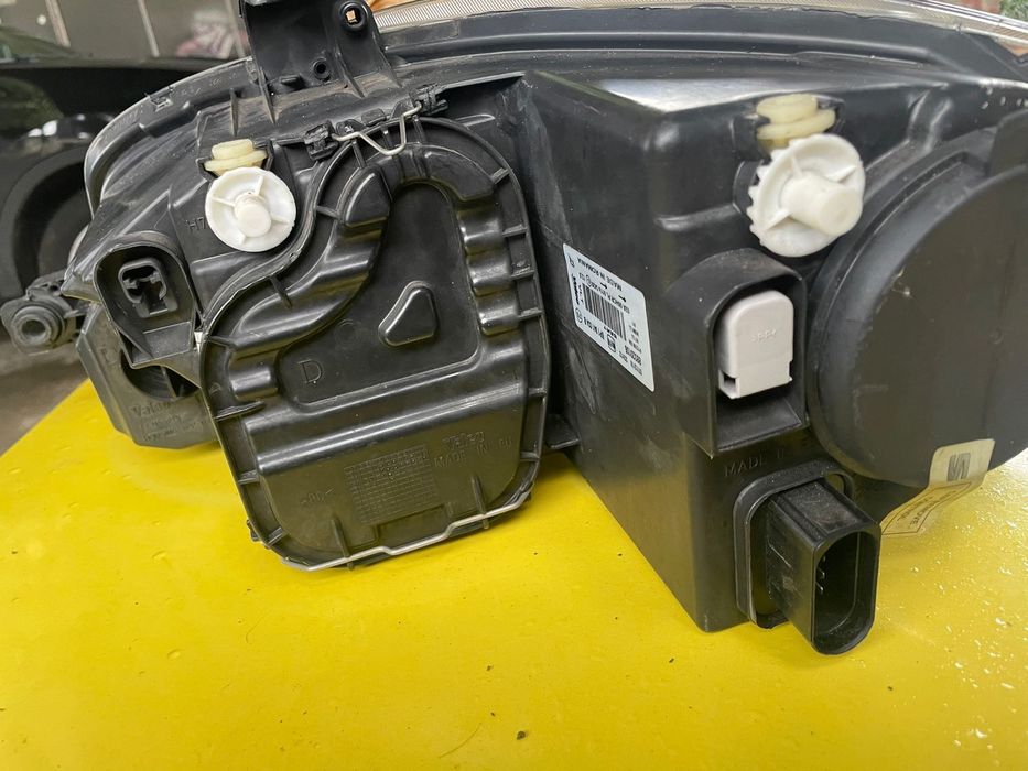 Faróis frontais Seat Altea