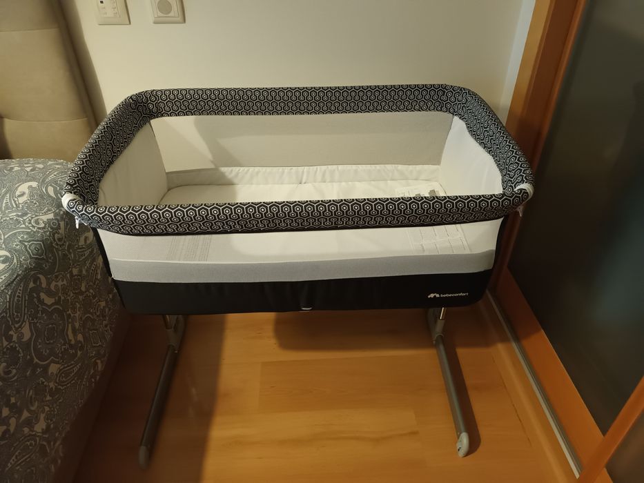 Cama de bebé next to me