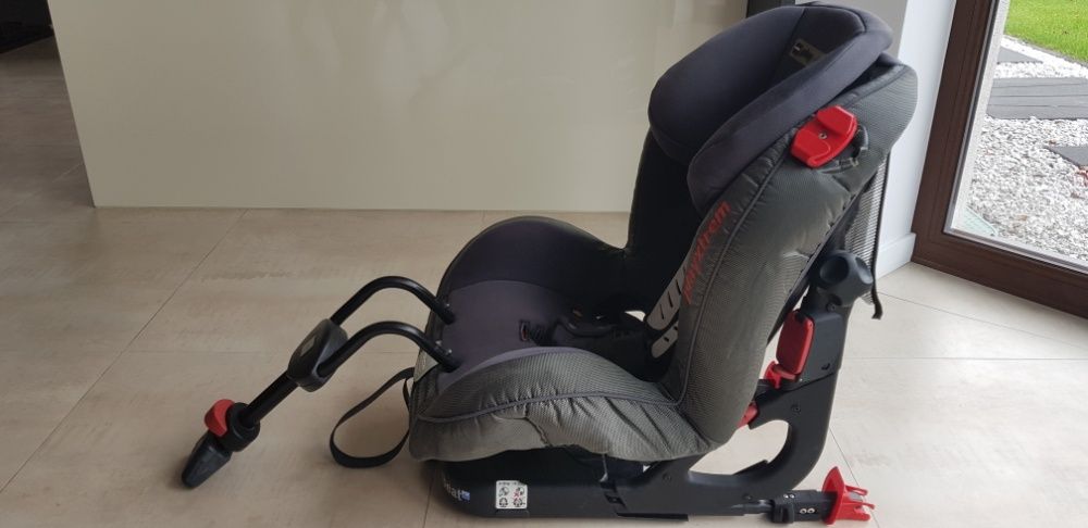 Fotelik samochodowy Casualplay Beat Fix X-Trem 9-25 kg