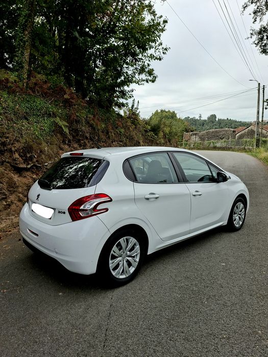 Peugeot 208 VTI Active — photo 4