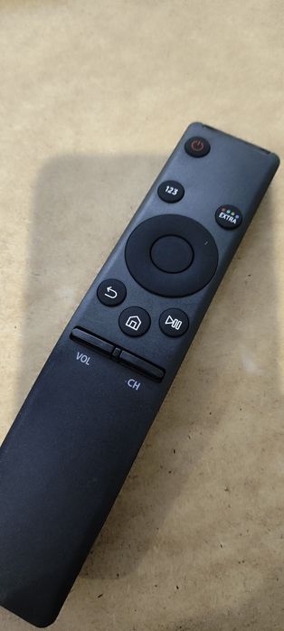 Poręczny, kompaktowy pilot do tv. Samsung