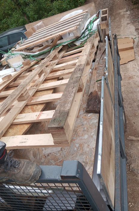 DEMOLIÇÕES e LIMPEZAS em terrenos, arrecadações, sótãos e armazéns