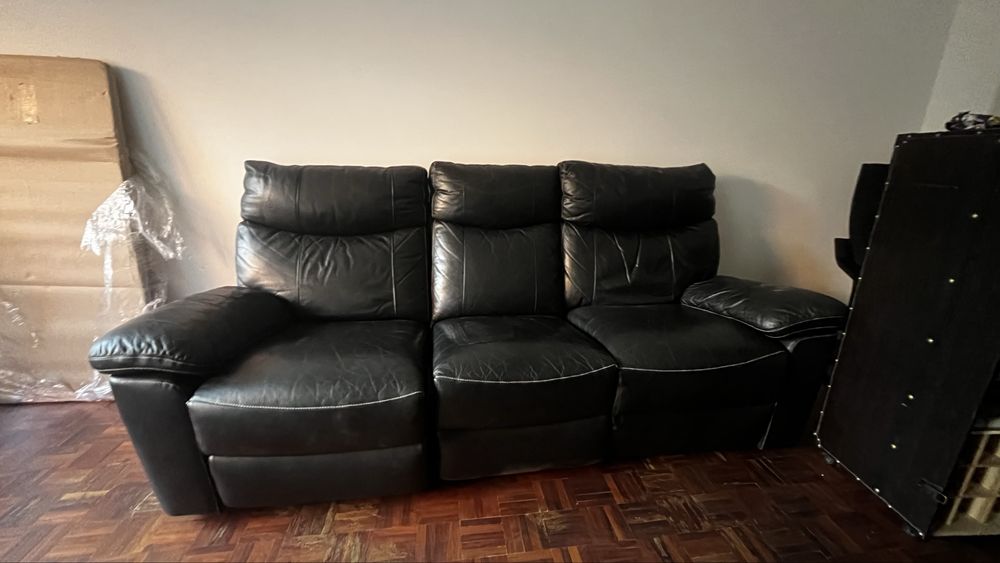 Sofá Preto Pele