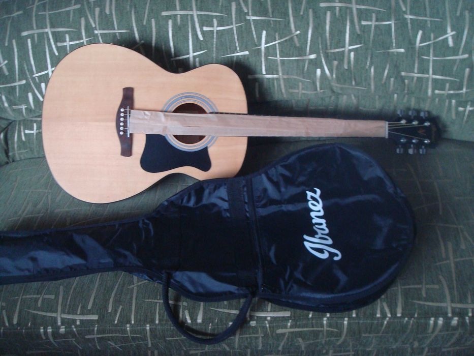 Продам акустическую гитару Ibanez