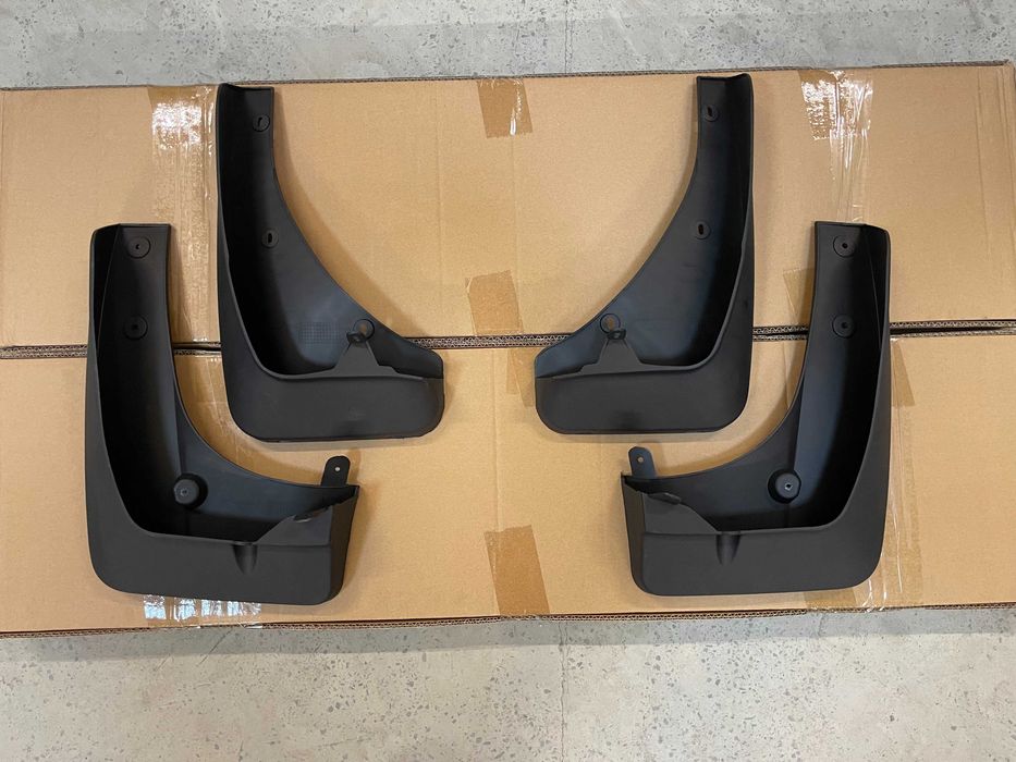 BMW X5 E70 бризговики брызговики під підніжку нові комплект 4шт