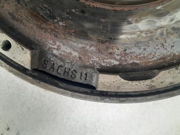 Volante do motor VOLVO V50 (MW)