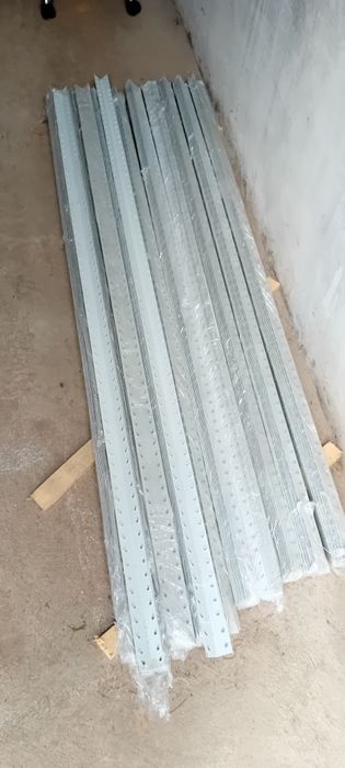 Sprzedam nogi do regałów metalowych
