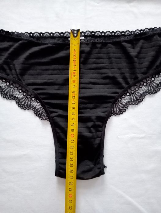 Nowe czarne majtki koronkowe rozmiar XL