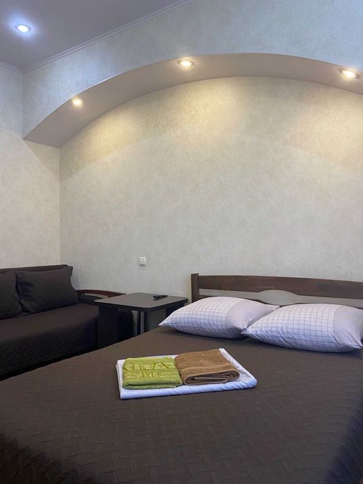 Сдам посуточно 1-комнатную квартиру в Центре, рядом сквер Стрелка