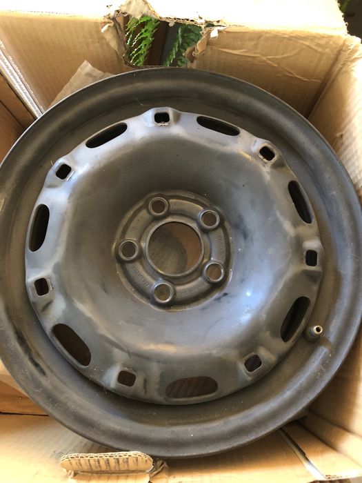 Vendo 4 jantes ferro Seat Ibiza 6L 2005 com tampões