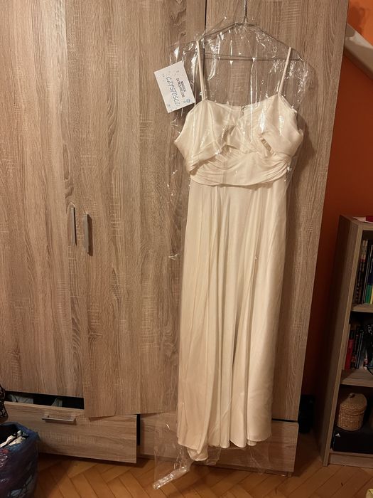 Jedwabna suknia slubna