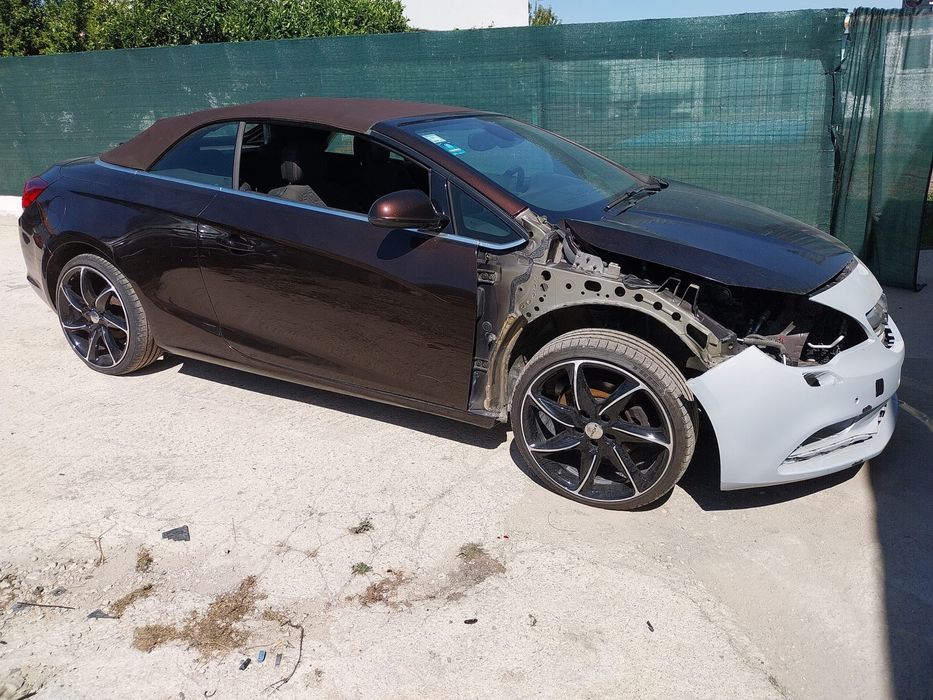 Opel cascada accidentado