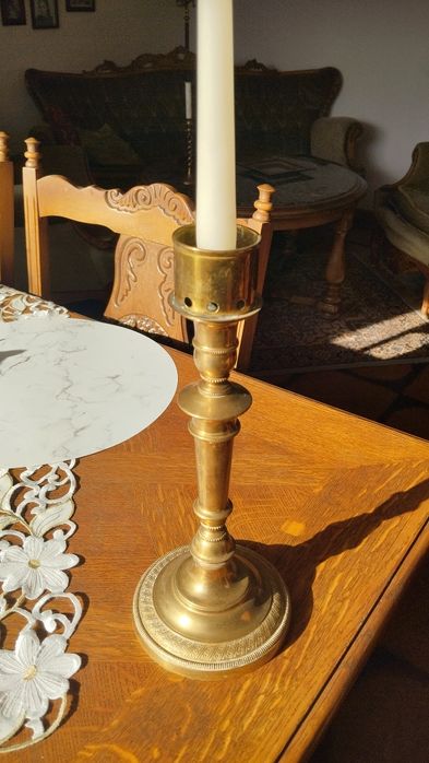 Świecznik mosiezny w stylu Gustawianckim
