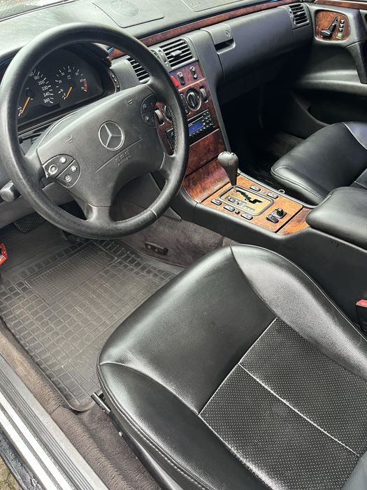 Mersedes-Benz w210