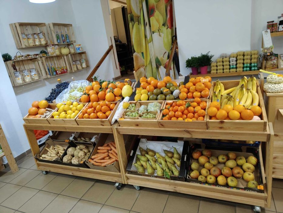 Sprzedam regały i skrzynki