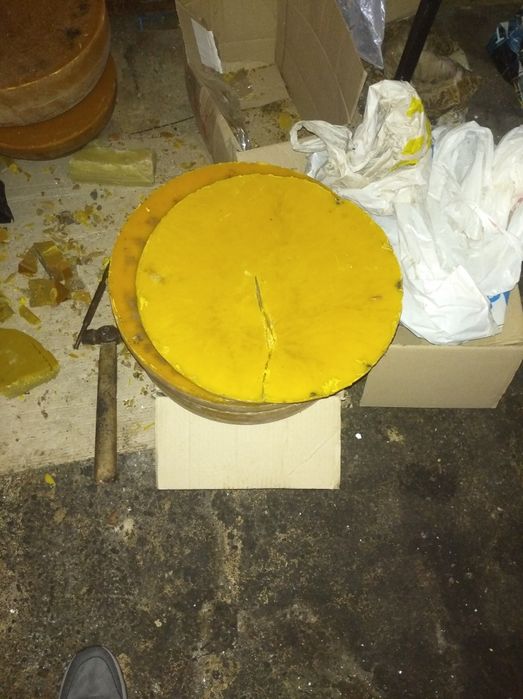 Продам воск пчелиный