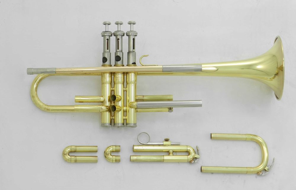 Trąbka Bb Yamaha YTR-2320 Made in Japan DR26-024