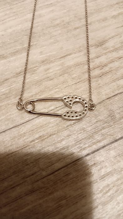 Цепочка и кулон.