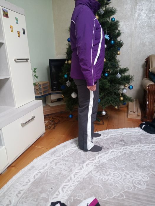 Жіночий лижний костюм