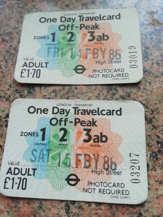 dwa zabytkowe , jednodniowe  bilety London Regional Transport Travelcard