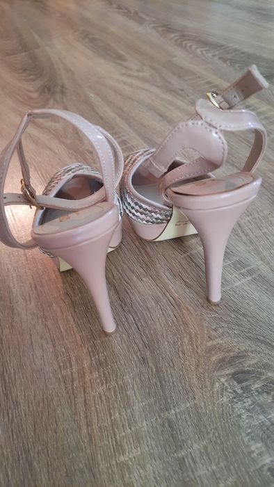 Босоніжки босоніжки