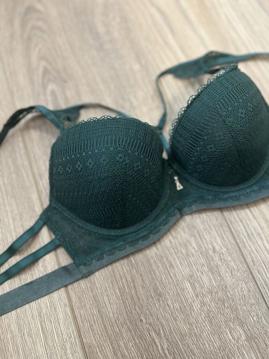 Бюстгальтер з пушап ,чашка С,уцінені