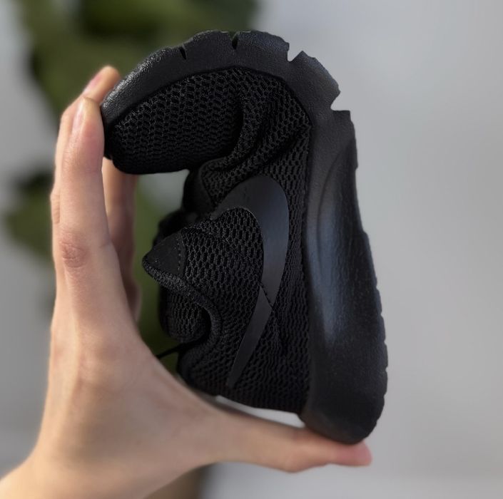 Дитячі кросівки Nike Tanjun розмір 31.5 (19 см)