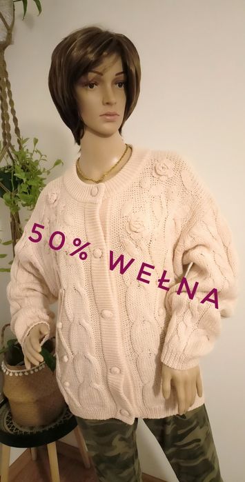 Sweterek Grace Cubus L wełna warkocze kwiaty łososiowy
Jasnołososiowy