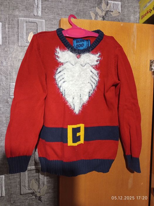 Новорічні светри