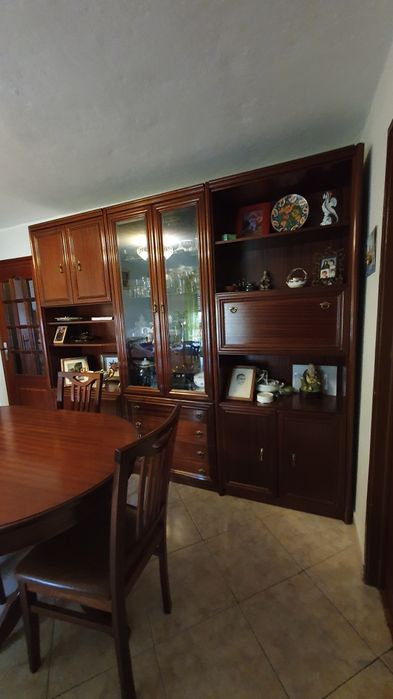 Móvel Sala mogno, com bar e cristaleira, imensa arrumação (como Novo)