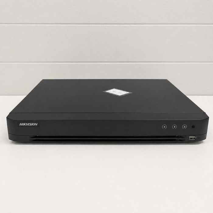 Hikvision DS-7216HQHI-K2 DVR 16CH 4TB sprawny + monitor
