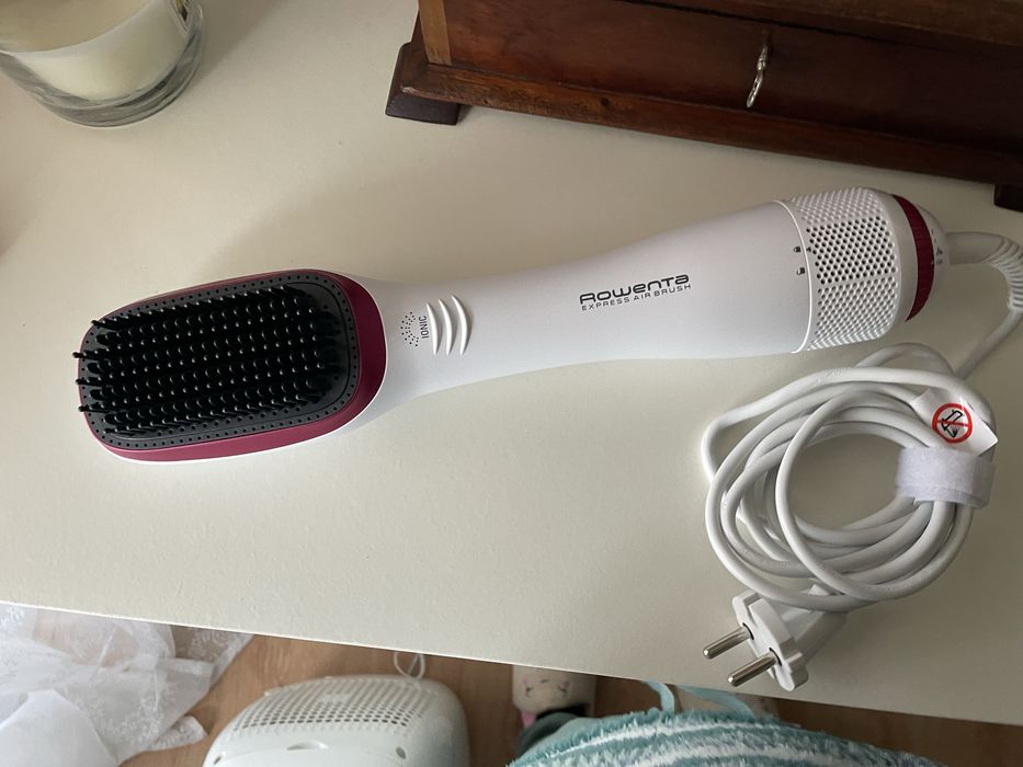 Escova Alisadora ROWENTA Express Air Brush CF6220F0