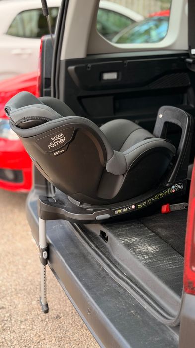 Britax Römer DUALFIX M i-SIZE – fotelik obrotowy ISOFIX