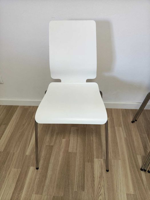 Cadeiras brancas IKEA