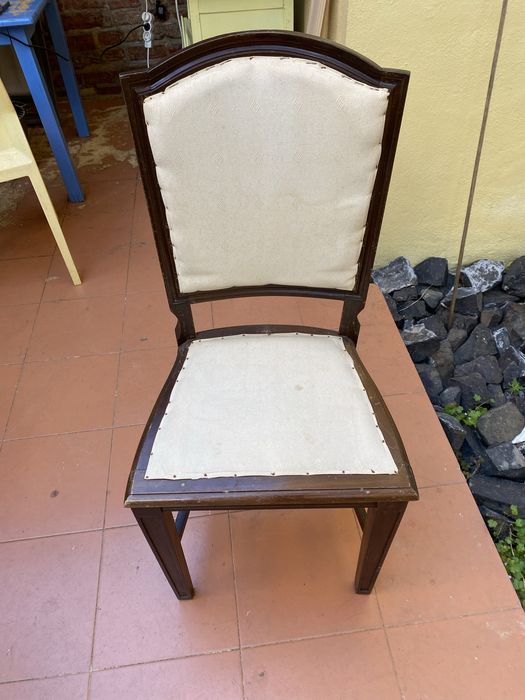 Cadeiras em madeira
