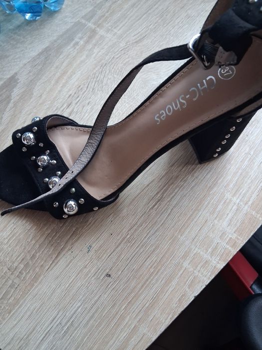 Czarne buty na wysokim obcasie 10 cm