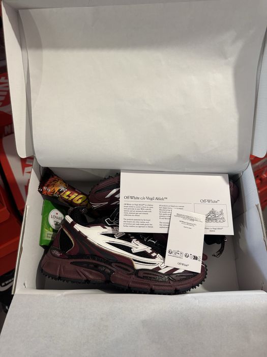Off-White Be Right Back Burgundy