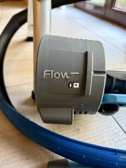 Trenażer  Tacx Flow Smart + opona Schwalbe insider