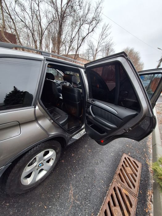 Продам BMW X5 E53
