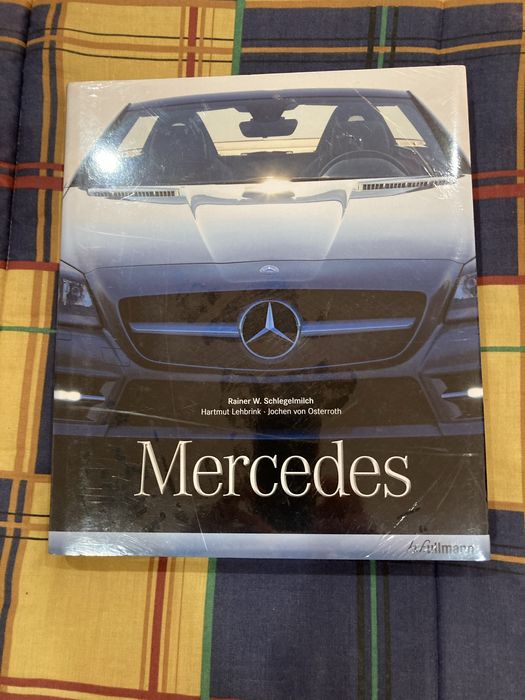 2 Livros ilustrados (Mercedes e BMW)