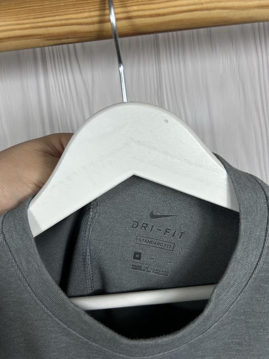 Nike Yoga Crew Grey світшот кофта з гарним базовим дизайном Розмір М